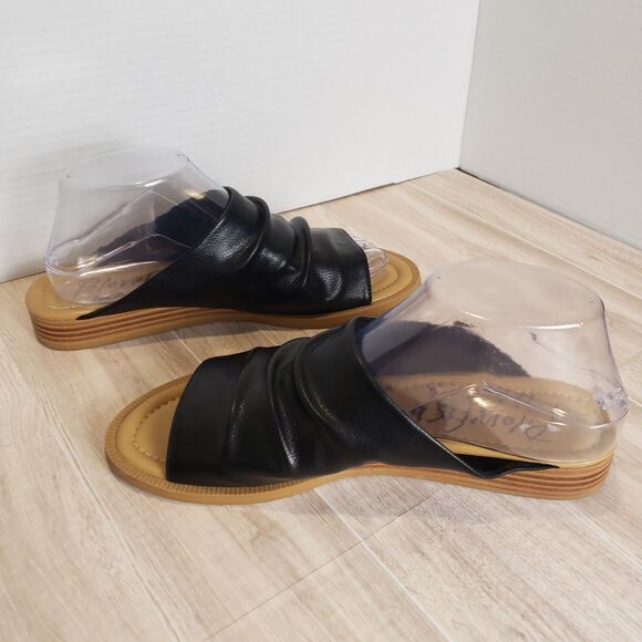 Blowfish Malibu Atlannah Black Slip-On Sandals Women’s Size 8.5 Ruched Comfort - Picture 4 of 8